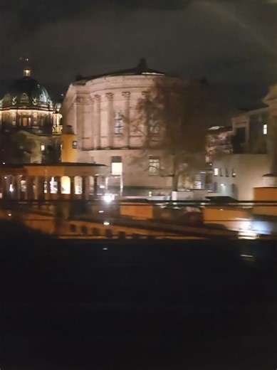 Exploring Berlin's Nightlife: A Guide to Electronica