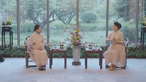 Peng Liyuan, wife of Chinese President #XiJinping, met with Indonesian First Lady lriana Joko Widodo in #Chengdu, capital city of southwest China's Sichuan Province on Thursday. | CGTN