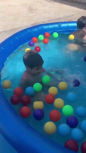Niños piscina