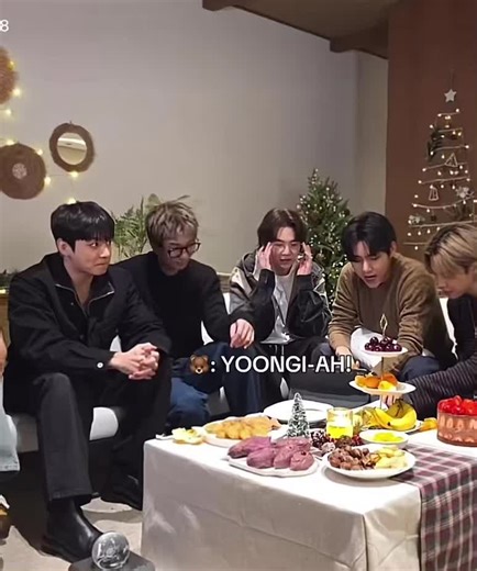 Yoongi's not biting his nails he just likes holding his thumb near his mouth #yoongi #taehyung #bts