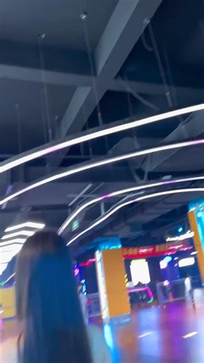 Stunning Rollerskating Performance by a Talented Girl