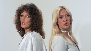 18K views · 341 reactions | Racontée par les membres du groupe et leurs proches, voici l'histoire des luttes d’ABBA à travers les critiques, les ruptures et les changements sociaux.  ABBA : les coulisses derrière la légende, ce soir 21h à Docu-D | Canal D | Facebook