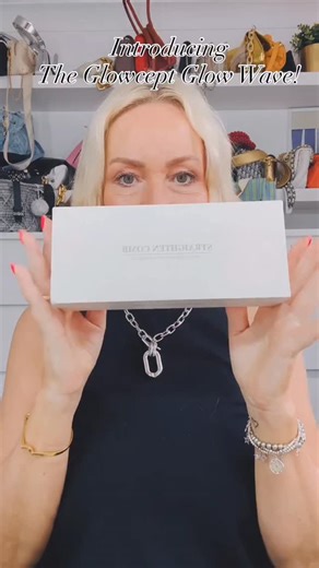 Proof that Glow Wave really does the magic! ✨ #glowwave #glowcept #shorthair #hairstyle | Glowcept