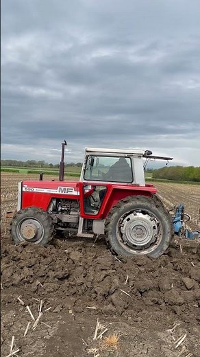 Massey Ferguson 590 4wd with a 3 furrow Ransomes reversible plough 💪