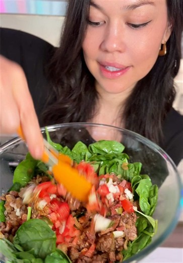 Super quick and low carb burger salad. I prefer romaine but all I had was spinach and it was still delicious! Love these pans with glass lids from @Ninja Kitchen #cooking #food #recipes #lowcarb #protein