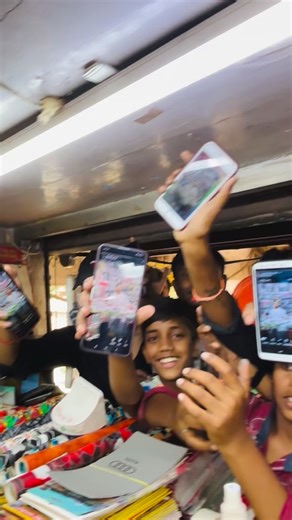 Mobile_wale 📲 (PRAYAGRAJ) ✌️ | Follow for more 👉 @mobile__wale_ #mobile__wale_ #viral #prayagraj #latest #phone #viralreels #mobile #explorepage #trending #new #instagram... | Instagram