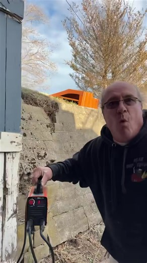 67K views · 894 reactions | Will a welder fix a dead battery #cars #machine #engine #garage #automotive #mechaniclife | Makeshiftgarage | Facebook