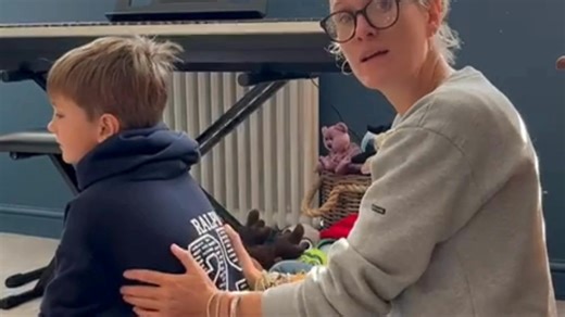 See how to give a sensory story massage and add positive touch to stories at bedtime or bathtime! https://www.beaconservices.org.uk/how-to-give-a-sensory-story-massage/ Our Therapeutic Practitioner Nikki Veszpremi demonstrates how to give a sensory story massage with a 'Dear Zoo' story and a 'Let's Make a Pizza' variant. We use many Theraplay® techniques in our work with adoptive families, and this is one you can try at home! Sensory massage helps to calm the nervous system with gentle nurturing