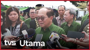 Kerajaan Sarawak menyambut baik pengumuman Perdana Menteri, Datuk Seri Anwar Ibrahim berhubung pelaksanaan projek menaik taraf jaringan jalan raya di kawasan sempadan yang menghubungkan Sabah dan Sarawak dengan Kalimantan, Indonesia. Timbalan Premier Sarawak, Datuk Amar Douglas Uggah Embas berkata kerajaan negeri menghargai inisiatif kerajaan Persekutuan itu yang diumumkan menerusi pembentangan Rancangan Malaysia Ke-13 (RMK13) di Dewan Rakyat, semalam. Baca artikel penuh: https://www.tvsarawak.m