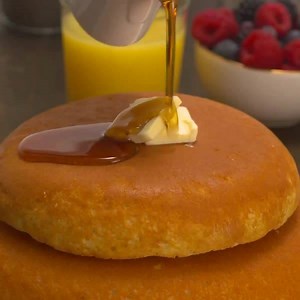 695K views · 1.3K reactions | This GIANT pancake stack might be the fluffiest thing we've ever seen! 丹 丹 丹 Save the recipe: https://foodtv.com/2OCOpWx! | Food Network | Facebook