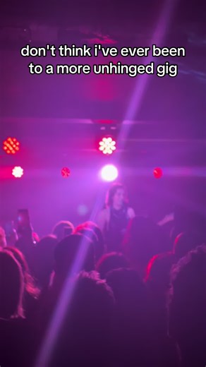 immaculate vibes 🩷🖤 @Beth McCarthy #bethmccarthy #theacademy #concert #dublin