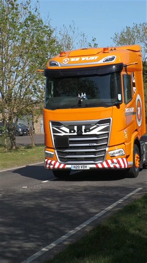 Dutch Orange Power! Van der Vlist DAF XG 530 Rolling into Truckfest Lincoln 🚛🇳🇱
