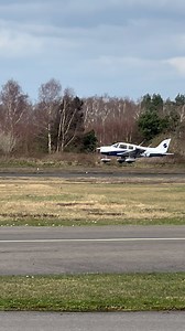 3.3K reactions · 122 shares | Piper PA28 landing at Blackbushe Airport #planespotting #planespotter #flying #aviation #avgeek #piperpa28 #training #learningtofly | The Flying Duck77 | Facebook