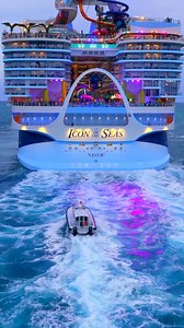 🌊🚢 ICON OF THE SEAS – najväčšia a najúžasnejšia loď planéty🌍✨ Predstavte si mesto snov plávajúce po mori – to je Icon of the Seas, najnovšia a najväčšia loď sveta od legendárnej spoločnosti Royal Caribbean International. 💙 Pripravte sa na plavbu, akú svet ešte nevidel! 🛳️ Prečo je ICON OF THE SEAS absolútnou ikonou? ✅ Najväčšia výletná loď sveta (2024) – dlhá 365 metrov, kapacita viac než 7 000 hostí ✅ 7 tematických zón – od tropického raja po adrenalínový aquapark ✅ Najväčší aquapark na mo