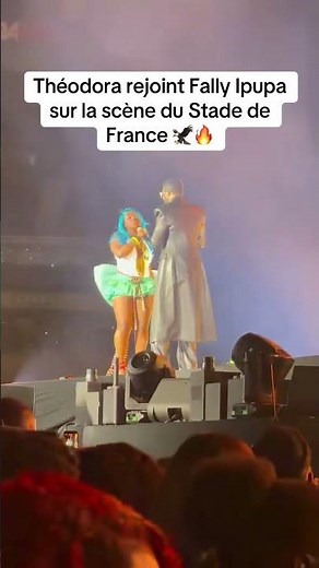 Théodora rejoint Fally Ipupa sur la scène du Stade de France 🦅🔥🏟️🇨🇩