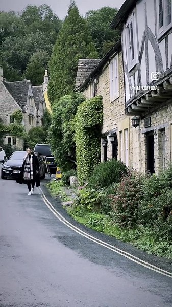 This view just makes me want to dance around in circles . #militarycouple #Lawyercouple #lawyer #barrister #captain #armycouple #armycoupleofficial #whitewedding #uniform #union #armycouple #pakistan #uk #england #coupelgoals #couple#foryoupage #fyp #trendingnow #trendingreels #trending #trendingsongs #trendingaudio #trendingcouples👫 #outdoor #littlemistressuk #1st