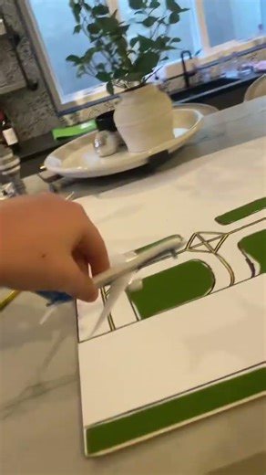 The way Boeing pilots land using the yolk instead of auto pilot