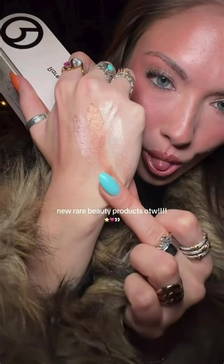 Rare Beauty is about to drop a new eyeshadow palette… and the soft neutrals are neutral-ing 😮‍💨🤍 Creamy mattes, subtle shimmer, everyday glam energy — this looks like the kind of palette you reach for without thinking. Minimal, wearable, and very Rare-coded ✨ Are we excited or are we EXCITED? 👀💭 #RareBeauty #NewMakeup #EyeshadowPalette #MakeupTok #BeautyTok