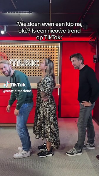 Vogeltjesdans TikTok Challenge: Mariekattie's Hilarious Chicken Dance