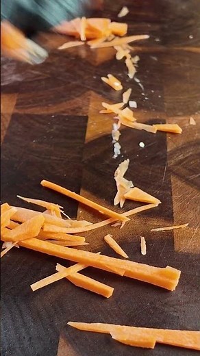 Aus so viel Gemüse wird ein richtig guter Krautsalat 🔥