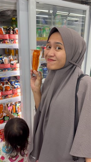 Mom chooses sausagesssssss