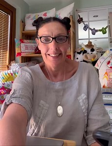 The gorgeous Gail from @endlessthreaddesign is with us on Sunday! Hope you can make it too 😊 #secretsewingclub #sewing #facebooklive #demonstrations #sunday #crafting #kits #embroidery #quilting #youtube | The Secret Sewing Club