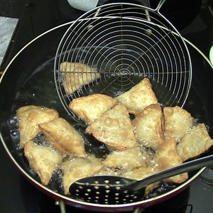 61K views · 884 reactions | Onion Samosa Recipe With Poha  | Street Food | Facebook