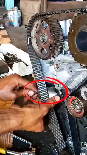 timing belt fitting #fblifestyle #foryoupageviralシ゚ #monetization #fblifestylemanagement #reelsviralシfb #fyppシ゚viralシ #viralchallenge #followersreelsfypシ゚viralシ | Azmir Automobile Workshop