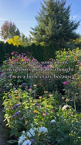 One of the best decisions I made in my life was one year I decided I was going to tear up some grass and grow some flowers. Zero regrets! It quickly turned into a farm, and here I am, years later loving every second! But ever since I planted those first seeds, a huge passion and obsession has just been creating gardens and gardens full of cut flowers that aren’t planted in long straight rows. Is it less efficient? Sure. But even though I love efficiency, not everything is about that. And I consi