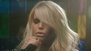 Jessica Simpson Returns to Music With Emotional Ballad ‘Particles’
