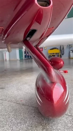 RV-10 Ano 2019 Apenas 450 horas totais 1.550 horas disponíveis PFD G3X Garmin 10' pol. Touch V MFD G3X Garmin 10' pol. Touch GPS 796 GARMIN touch Piloto automático Garmin (integrado no G3X) Rádio SL 40 Garmin Transponder GTX 327 GARMIN Instrumentação analógica standby Ar -condicionado digital Tanque alongado (7 horas de autonomia) R$2.400.000,00 (avalia proposta a vista ) Contato (77) 99951-3465 Eduardo Maia Email : maiacarmoaeronaves@gmail.com http://maiacarmoaeronaves.com.br/ http://wa.me/5577