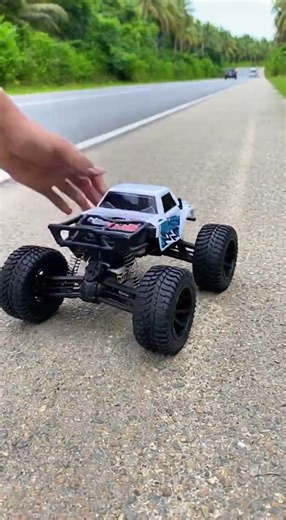 Snow Remote-Controlled Truck Unboxing & Play ❄️ Powerful RC Snow Beast | Extreme Winter Action!