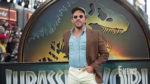 See Scarlett Johansson and Jonathan Bailey’s Wickedly Sweet Red-Carpet Kiss