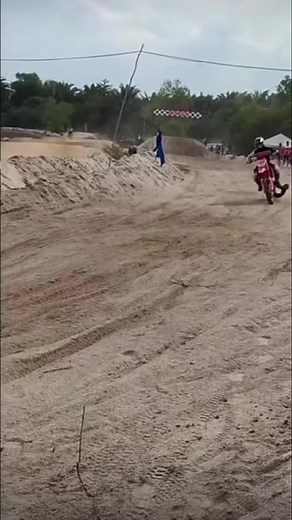 36K views · 104 reactions | kita mo naman? Are motorcycle rim locks necessary?Since we ride motorcycles at low pressure compared to a car (8- 19 psi), the rim lock is necessary to provide sufficient force to the bead of the tire to prevent the tire from spinning on the rim. #fypシ゚viralシ #reelsviral #fypシ゚ #lifestyle #fyp | Ramil Padua Ranillo | Facebook