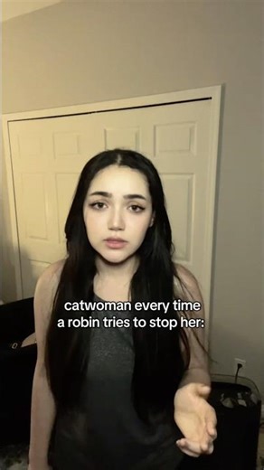 catwoman with the ultimate reverse uno card 😭 #batcat #catwoman #batfamily #batman #fyp #fypシ゚