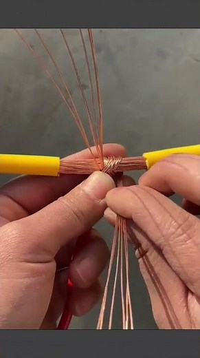 Professional way to wrap cables by hand, quick, tidy and efficient #electrical #lifehacks #DIYskills