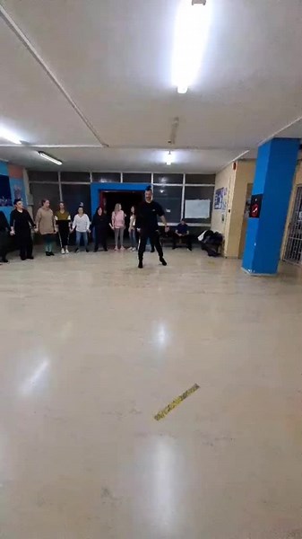 Κόρη Ελένη ή Ελένο μόμε - Έδεσσα - Αλμωπία - Πέλλα - Πρόβα #χορος #χοροι #παραδοσιακος #παραδοσιακοι #λαικος #λαικοι #μοντερνος #μοντερνοι #σύγχρονος #συγχρονοι #κυκλος #λαβες #χερια #ποδια #σωμα #κινηση #ζευγαρι #ζευγαρια #οργανα #μουσικη #ρυθμος #τεμπο #μελωδια #τονος #χορευτικο #χορευτικα #χορογραφια #χορογραφιες #χορογραφος #καλαματιανος #τσαμικο #πεντοζαλης #μαλεβιζιωτικος #συρτος #ηπειρος #ρουμελη #ηπειρωτικα #κρητη #κρητικα #πελοποννησος #νησι #νησια #κυπρος #καρπαθος #ιονιο #αιγαιο #πελα