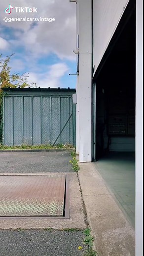 Renault dauphine 1962 « Batdauph » #renault #dauphine #renauldauphine #batdauph #gordini #generalcarsvintage #autobleu #vintage #oldschool