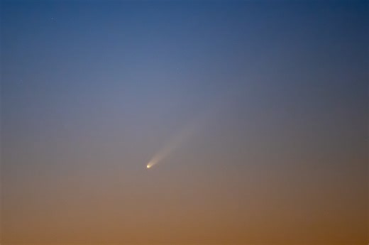 Comet set to zip past Earth this week: Can you see it from NYC?
