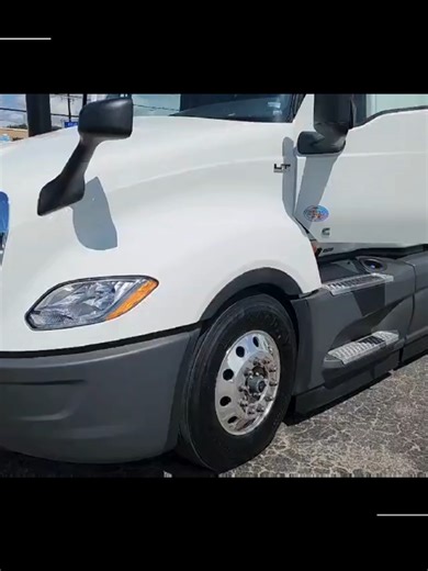 This is what we dispatch. Trucking and dispatching look easy only when the planning is done right. The smooth miles are built on a hundred small decisions: timing, lanes, weather, docks, and updates. Respect to every driver out there. We’ve got your back, mile after mile. #Disaptch #Dispatching #Trucking #Truckingusa #TruckDrivers #Logistics #DispatchServices #USA #Romania #HR #18wheeler #logs #docks #updates #miles #ForYou #ForYouPage #fyp