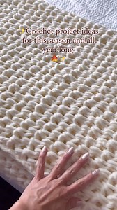 Crochet project for this season and all year long (Part III)✨♥️ If you are looking for a project that fits in this season or any time of the year, check these projects… for when you want to get creative, no matter the season! Whether you’re cozying up indoors or working on your next handmade gift, these patterns will keep you hooked all year round ♥️🧶 Many of you have crocheted these projects in different color palettes such as: fall, Christmas, Spring, Summer color palettes and more… so this i