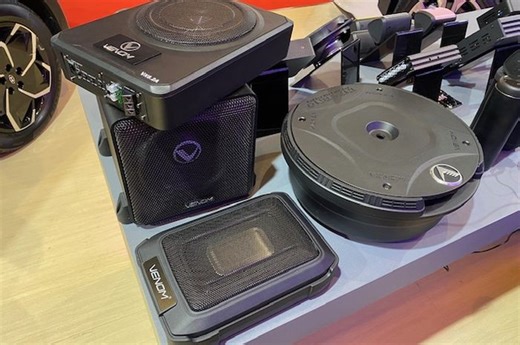 Wajib Tahu, Inilah Kelebihan dan Kekurangan Subwoofer Aktif Mobil - Otomotifnet.com