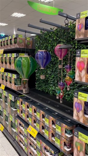 RUN to HOME BARGAINS 🚨 Hot air balloon SOLAR lights! #HomeBargains #BargainFind #gardeninspo #BudgetFinds | Home Bargains