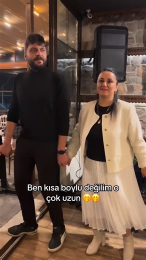 Elmas Hamzaçebi on Instagram: "İlerde çok ünlü olup bize bakmadığı günler için bu video burda kalsın😊hızlı bir şekilde yükselişte çünkü yolu açık olsun inşallah 😊yaa diyecem en büyük hayranın bizdik beraber horon bile oynamıştık bi zamanlar 😊😊ilerde hava da atarım ben bu video ile tanıyorum @ahmet__karaca yı beraber horon bile oynamıştık falan😊😊"