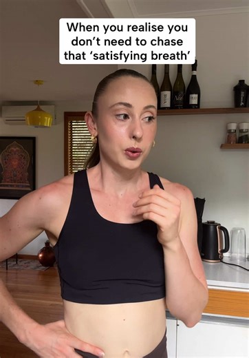 Air hunger … That constant urge to take a big, satisfying breath. The repeated yawning. The feeling like the air just isn’t quite enough. It’s called air hunger. And here’s the part most people don’t realise: Air hunger doesn’t usually mean you need more air. It often means you’re over-breathing! When you breathe into your upper chest, breathe too fast, or keep taking big sighing breaths, you blow off too much carbon dioxide. Carbon dioxide isn’t the enemy. It’s what helps regulate your breathin