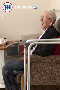 His singing is literally giving me goosebumps 🥺❤️ | Daily Mail Video