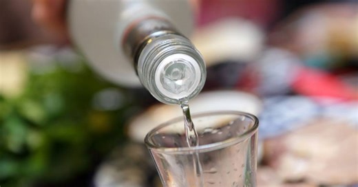 O que é metanol? Saiba a química que torna as bebidas tóxicas