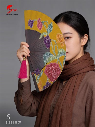 Elegant Wooden Folding Hand Fan, Handmade Fabric Fan for Summer, Weddings, Festivals & Travel - Etsy