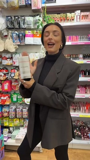 ‼️Black Friday Deal Not To Be Missed‼️R.R.P £103 🚨Outlet Price £19.99🚨Now Let’s Do Christmas Like Share And Tag People Who Love A Bargin 💋🤶🎁 ‼️Now Let’s Do Christmas Solihull🎄Make Sure Vist Our Store Just One Of Many Of Our Many Mad Deals | The Makeup Outlet