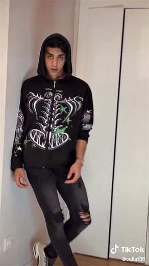 Enerji Dolu Bili Bili Bom Şarkısı